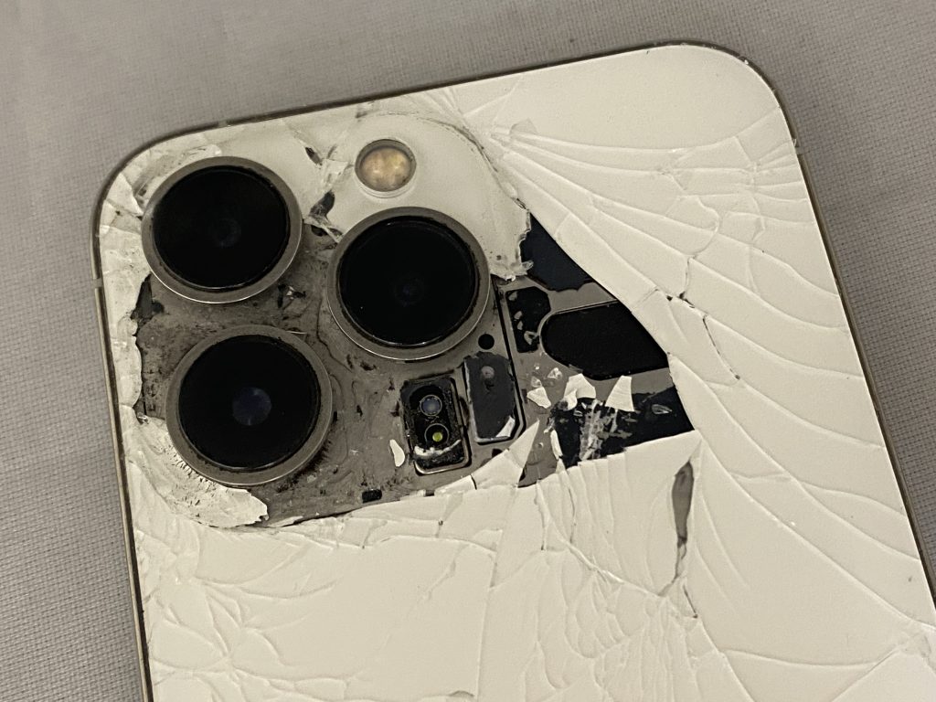 iPhone12Proの背面ガラス割れ修理！ | スマートクール カインズホーム