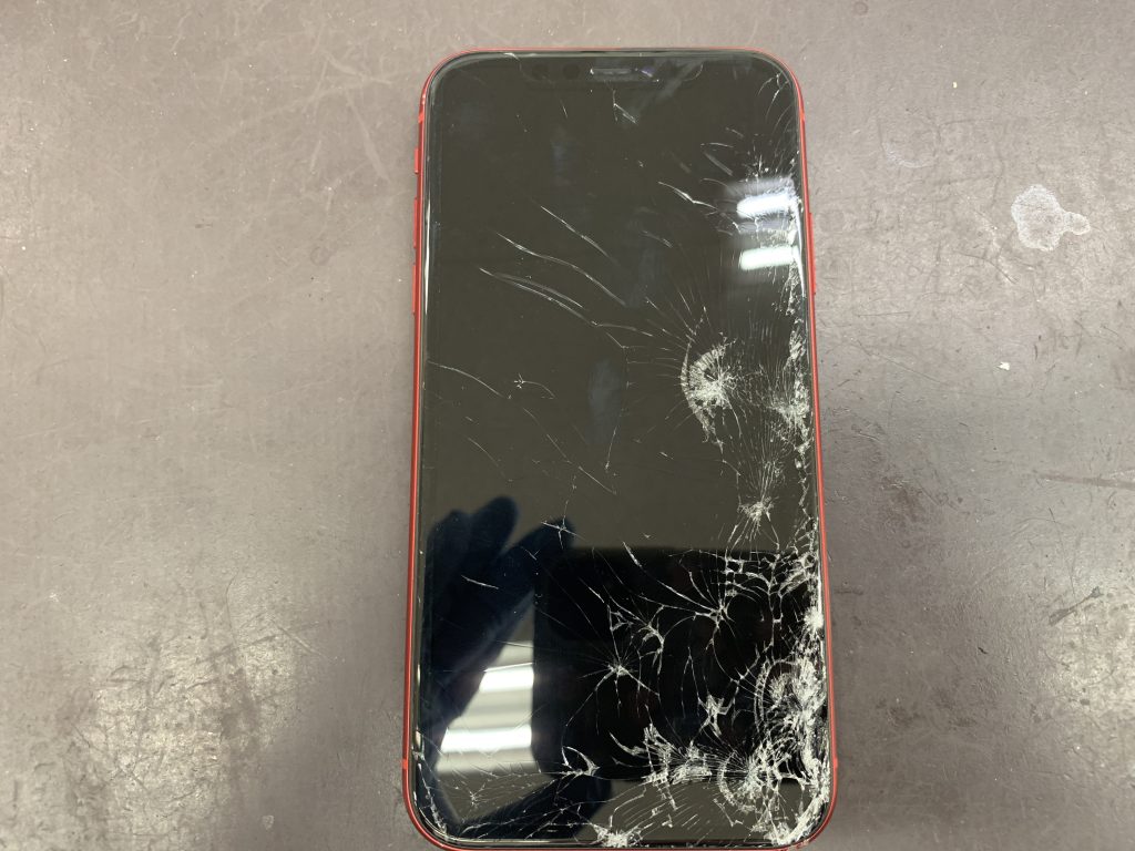iPhone11の画面割れ・映らない症状を即日修理！！ | スマートクール