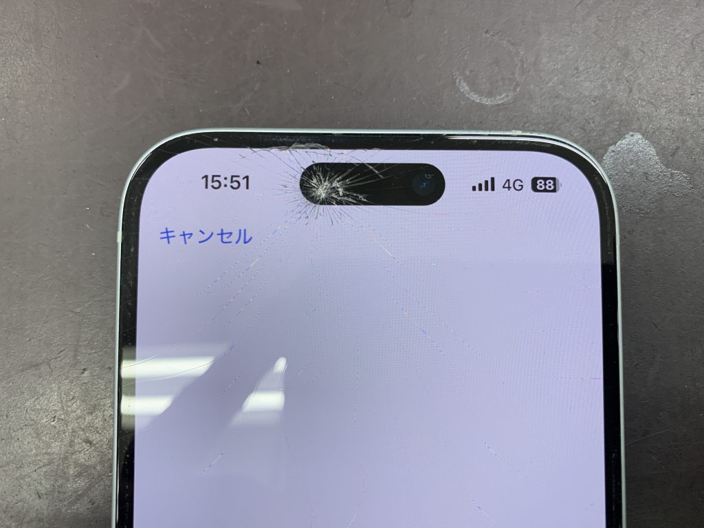 iPhone 15 Pro 512GB 画面ひびあり 顔認証出来ない