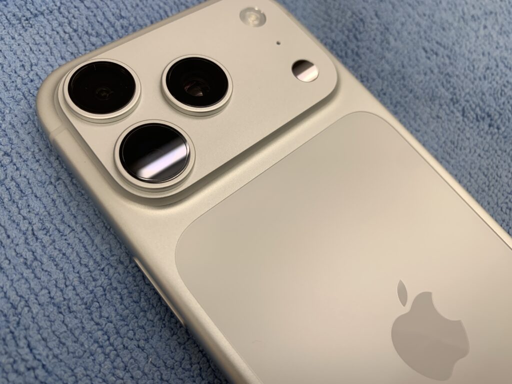 開封直後が勝負！iPhone17Proにガラスコーティング！ | スマートクール