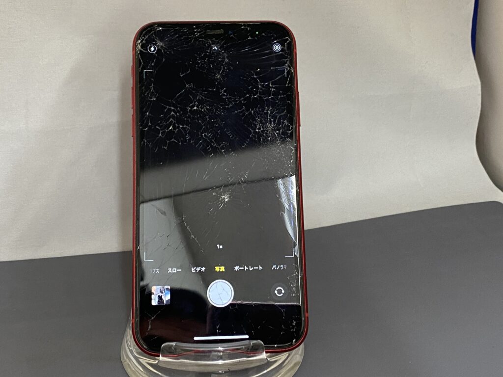 iPhone 11 64GB ブラック カメラ不具合あり 落下後にカメラが真っ黒に…iPhone11を画面＆カメラ交換でしっかり修理